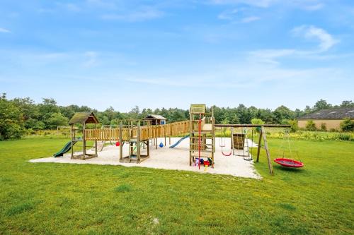 Bording House | Large 30-Person Holiday Home With Pool And Spacious Activity Room - 5000
