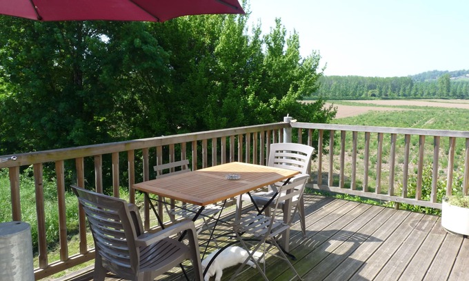 Barie Cottage | Large 70 m2 studio with mezzanine. 38 m2 terrace with views over the countryside.