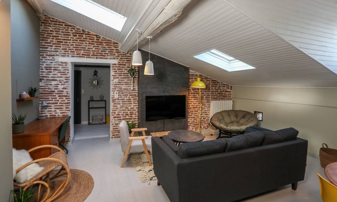 Saint - Aubin - Dupuy Apartment | Large and cozy apartment in the heart of the city center