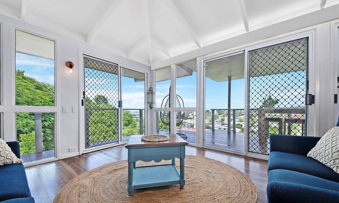 Yeppoon House | Large and lovely, awesome views and outlook!