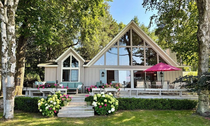 Mears House | Large beautiful lake front house on Silver Lake MI