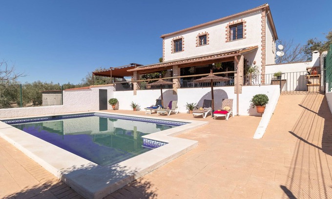 Cabra House | Large charming cottage with pool