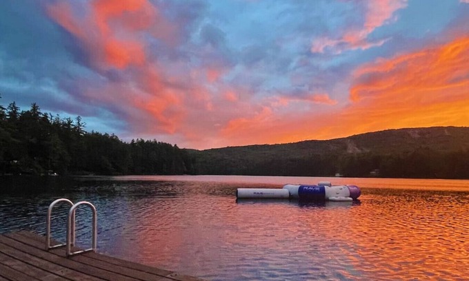 Windsor House | Large, Comfy Family House w/Lake & Beach access