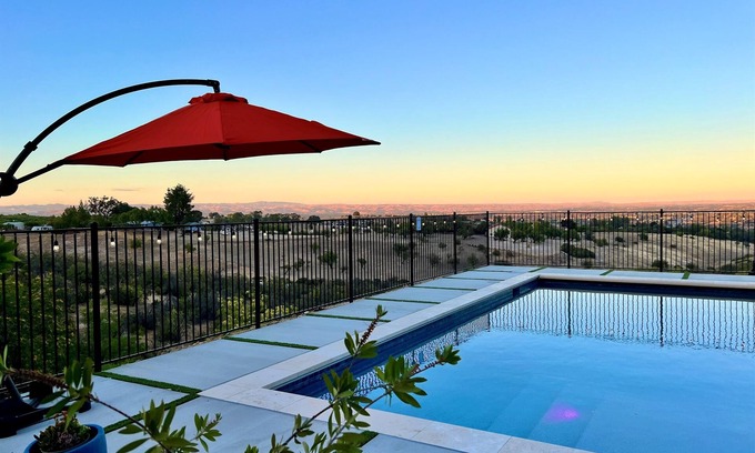 Paso Robles House | Large Cozy Estate w/VIEWS! 5 Min to Downtown