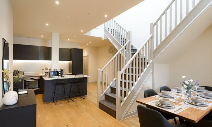 Shrewsbury Apartment | Large Duplex Apartment, Sun Terrace, Free Parking
