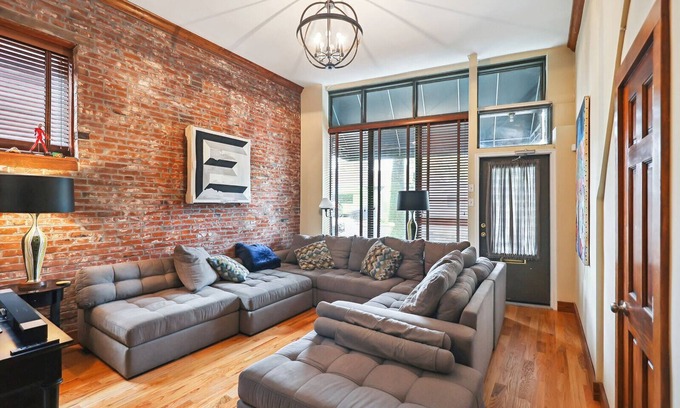 Benton Park West Apartment | Large Executive 1st Floor Apartment with Chefs Kitchen!