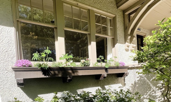 Shaughnessy House | Large family home, sleeps 8, in excellent location