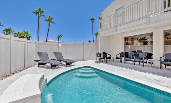 South Padre Island Apartment | Large Family Luxury Condo in Beachfront Resort, Heated Pool, Private Terrace & Pool