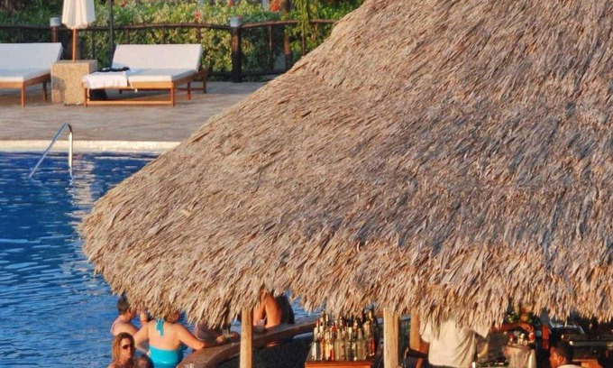 Placencia Resort | Large Family Villa w/WiFi, Balcony, & Amazing Beach Views