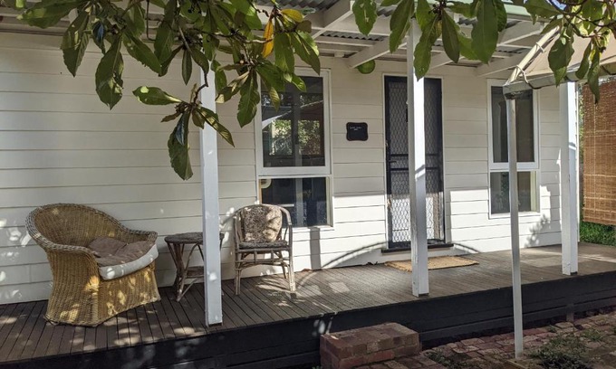 Bendigo House | Large garden block with multiple dwellings in the centre of Bendigo