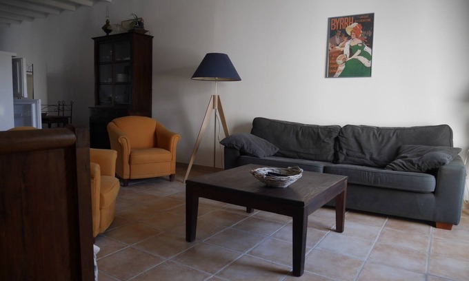 Montauriol Apartment | Large gite in a very quiet little hamlet