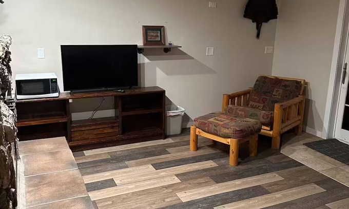 Onalaska House | Large home space minutes from La Crosse