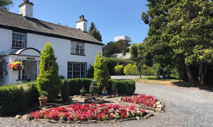 Hawkshead House | Large Lake District House in Hawkshead. Ensuite Rooms, Pets, Parking & Garden