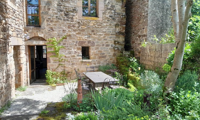 Aiguelèze House | Large medieval village house, pets welcome, private pool.