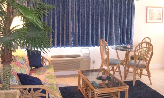 North Redington Beach Apartment | Large Royal Orleans Studio Across from the Gulf, Unit 108