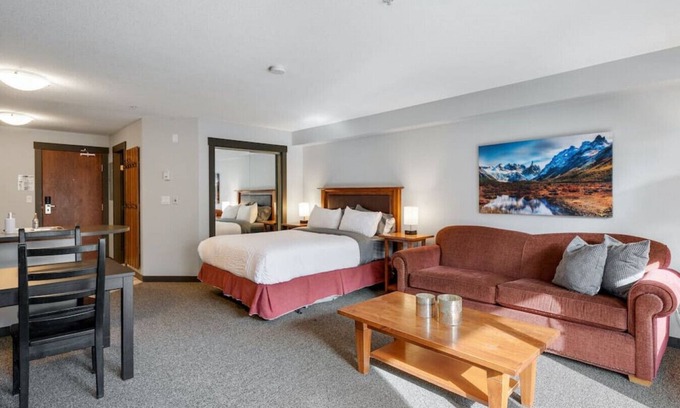 East Kootenay Condo | LARGE Studio | Ski In/Out | Pools & Hot Tubs | Central Upper Village Location