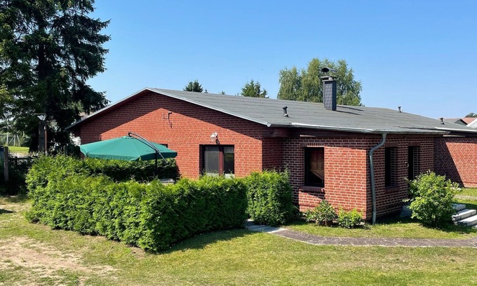 Neppermin House | Large vacation apartment with terrace in Neppermin am Achterwasser