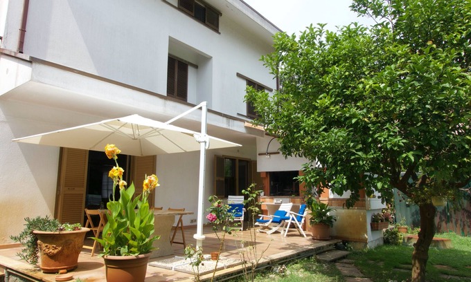 Fregenae Villa | Large villa with bbq 300mt from the beach and 40 min from Rome