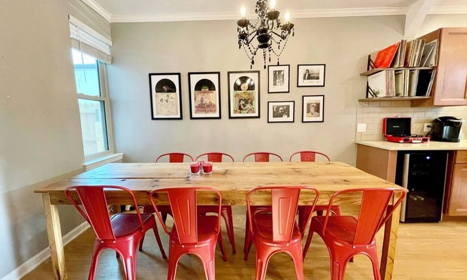 Lancaster House | Larry's Lancaster Landing: 3 bedroom row house, walkable to downtown Lancaster