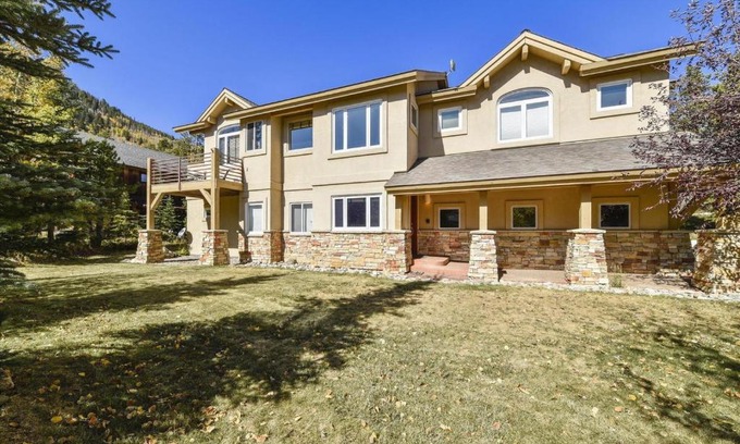 The Reserve House | Larson Lane 217 Home