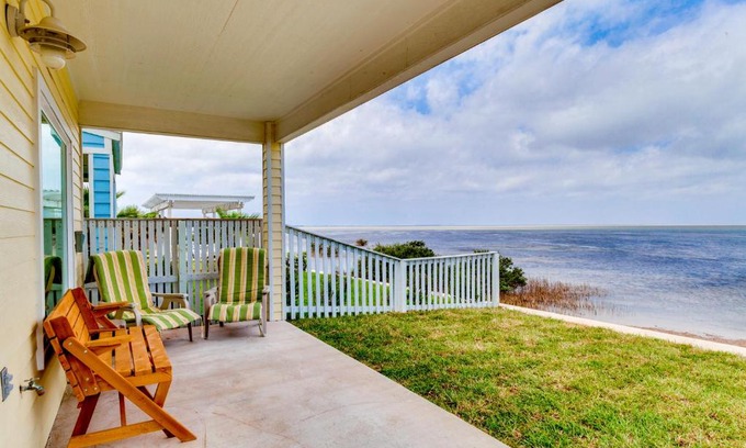 Port Isabel House | Las Joyas Bayview Home