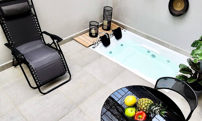 Las Lomas I Apartment | Las Lomas