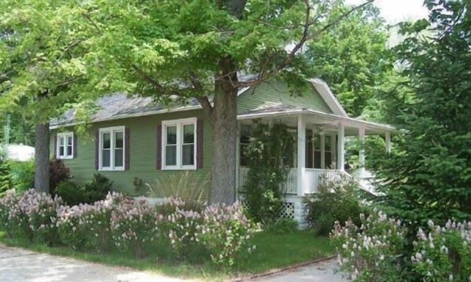 New Buffalo Cottage | Last Minute BEACH GETAWAY, New Buffalo, MIn