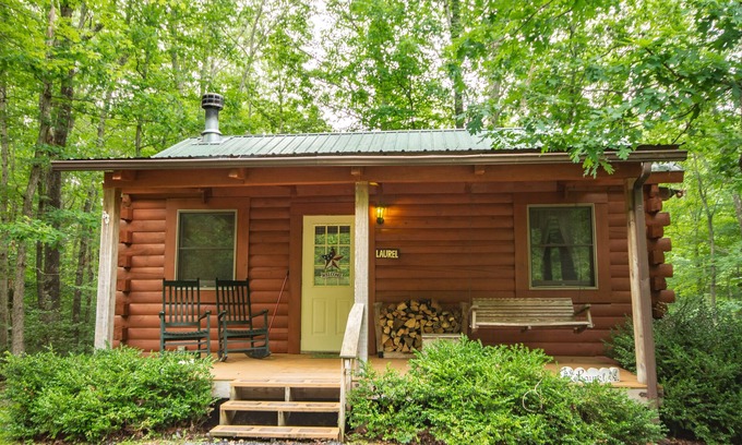 Hico Cabin | Laurel Cabin is romantic, cozy and all around perfect for couples!