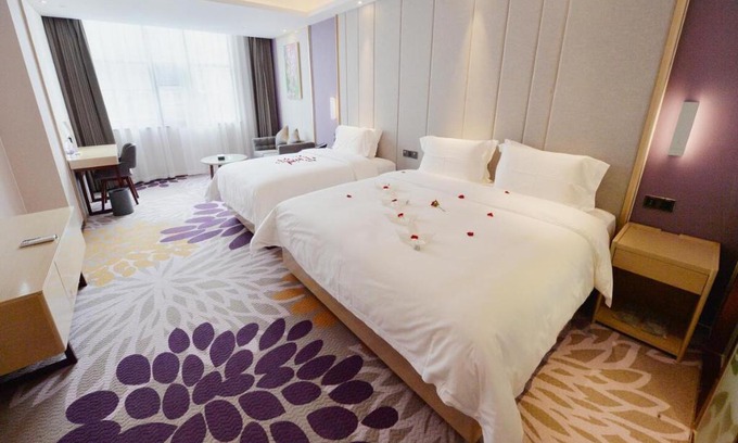 Jieshan Hotel | Lavande Hotel Xingyi Jushan Avenue
