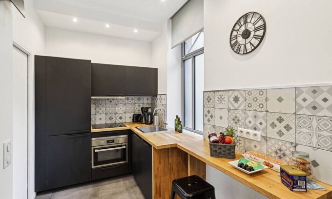Arsenal Apartment | Lavie Maison : Charm in Marais