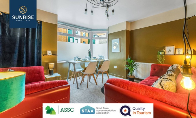 Dundee Apartment | LAW 3 - 3 Rooms, 5 Beds