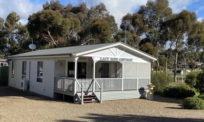 Victor Harbor Cottage | Lazy Days Cottage
