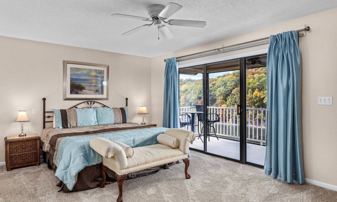 Osage Beach Condo | Lazy X-09 Recently Renovated 3 Bedroom, 2.5 Bath Waterfront Condo!