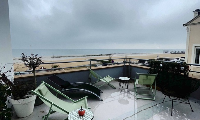 Luc-sur-Mer Hotel | Le Beau Rivage