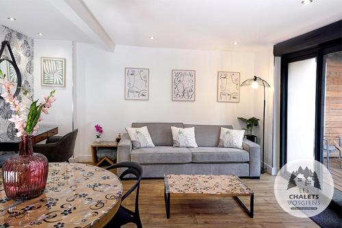 Poincare - Foch - Anatole France - Croix de Bourgogne Apartment | Le Briand Appartement 4étoiles Nancy Thermal Cosy avec Terrasse Wifi