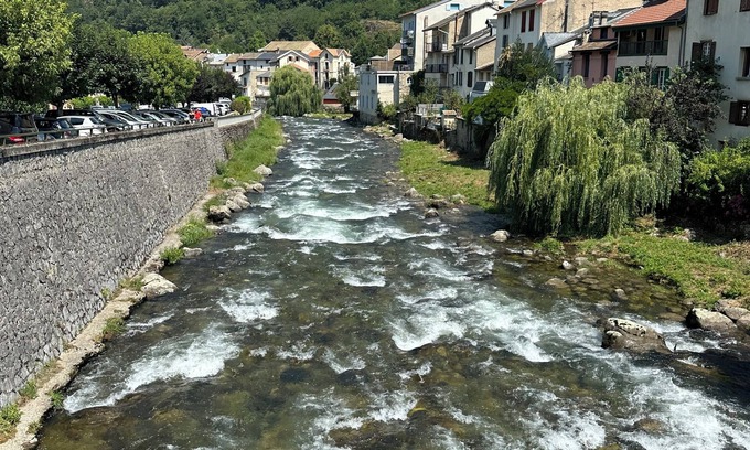 Savignac-les-Ormeaux Apartment | Le chalet - 5-person apartment with parking