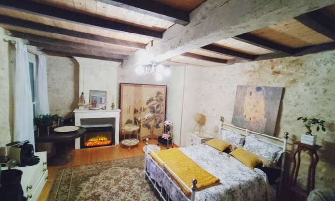 Saint-Andre-de-Lidon Bed & Breakfast | Le Charme Charentais near Talmont sur Gironde Royan Saintes