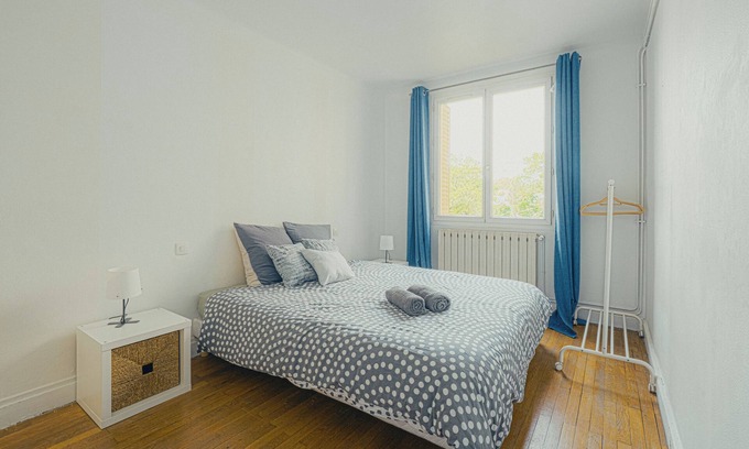 Villeurbanne Apartment | Le cocon, accommodation for 6 people + 1 baby in Villeurbanne near Lyon
