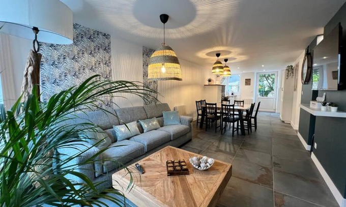 Grandcamp-Maisy House | Le Crabe Vert