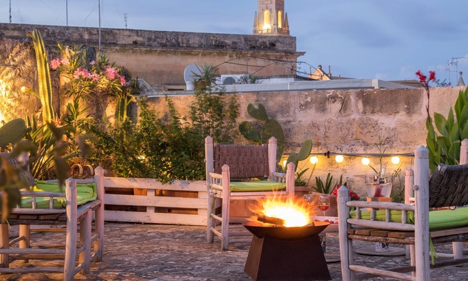 Lecce Historic Center Bed & Breakfast | Le Giravolte B&B