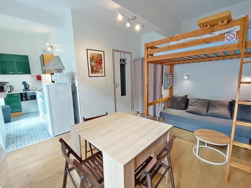 Cauterets Apartment | Le Gypaète, t1 bis, vue montagne, wifi, ascenseur, balcon, 6 personnes
