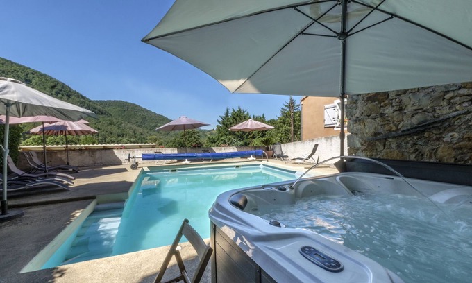 Sougraigne House | Le jardin de la sals Bed and Breakfast
