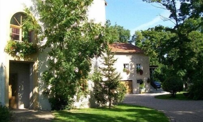 Brulange Bed & Breakfast | Le Jardin de Norah
