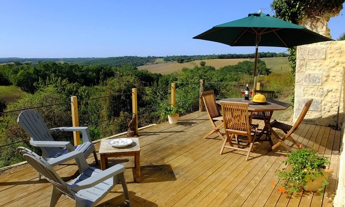 Montmoreau-Saint-Cybard House | 'Le Lievre', stunning two person gite.