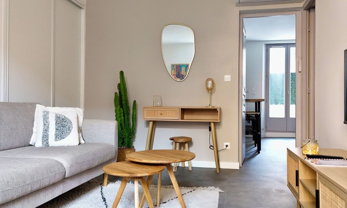 Brignoles Apartment | Le Limoni - Air-conditioned with private patio