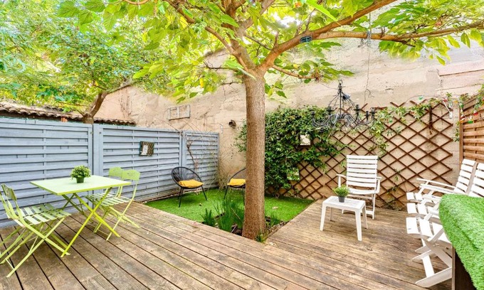 8th Arrondissement House | Le Mûrier - Maison de ville avec patio parking - 6 pers
