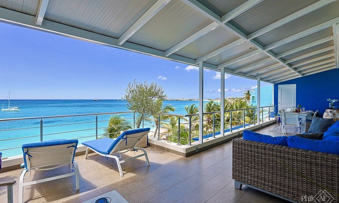 Simpson Bay Apartment | Le Papillon on the beach
