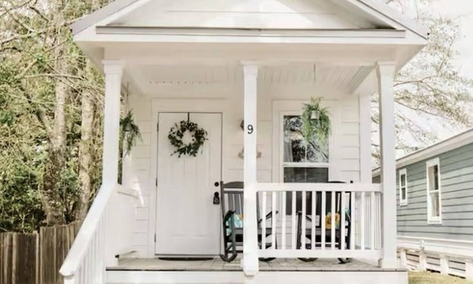 Ocean Springs Cottage | Le Petit Pearl - Downtown Ocean Springs Cottage