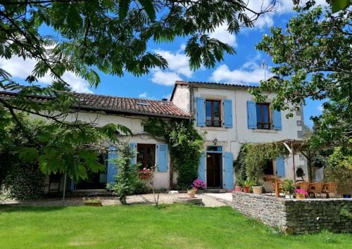 Beaulieu-sur-Sonnette Bed & Breakfast | Le Verger du Paradis