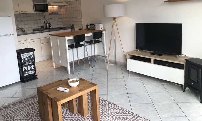 Cran-Gevrier Apartment | Le Vert Bois π³ calm, mountain view, tennis fields